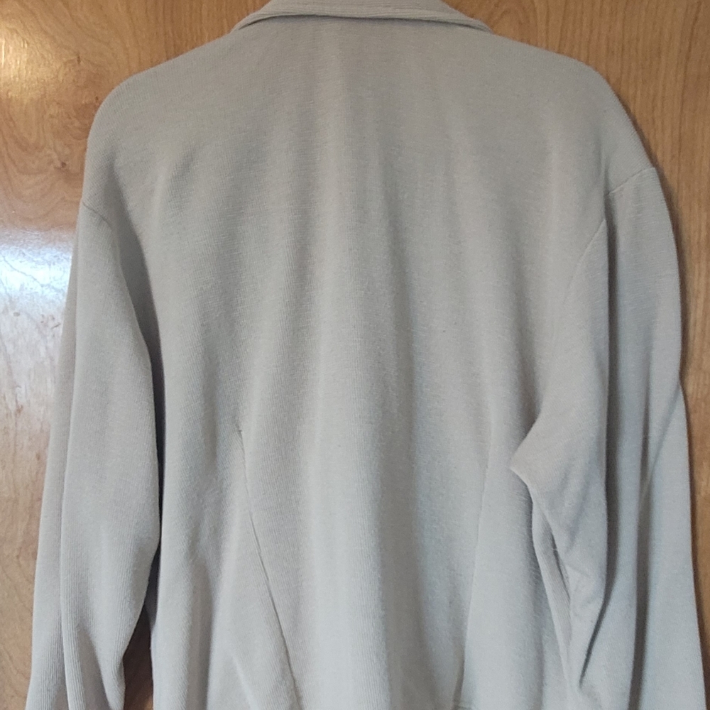 Blazer - Picture 3 of 3